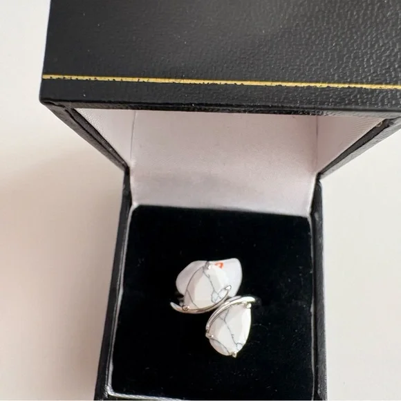 Bomb Party To Have & Hold Ring RG13258 Howlite Magnesite Rhodium Plating - Picture 3 of 8